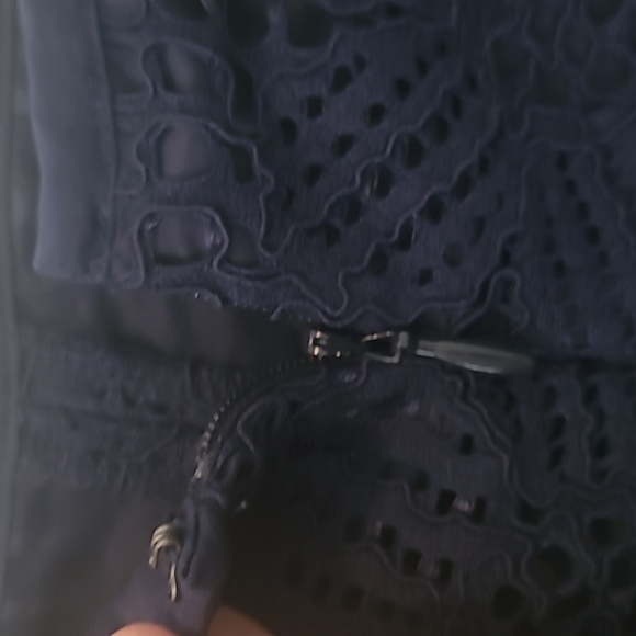 Trina Turk St. Lucia Laced Scalloped Dress Shorts in Navy Blue Size 4 - Picture 12 of 14